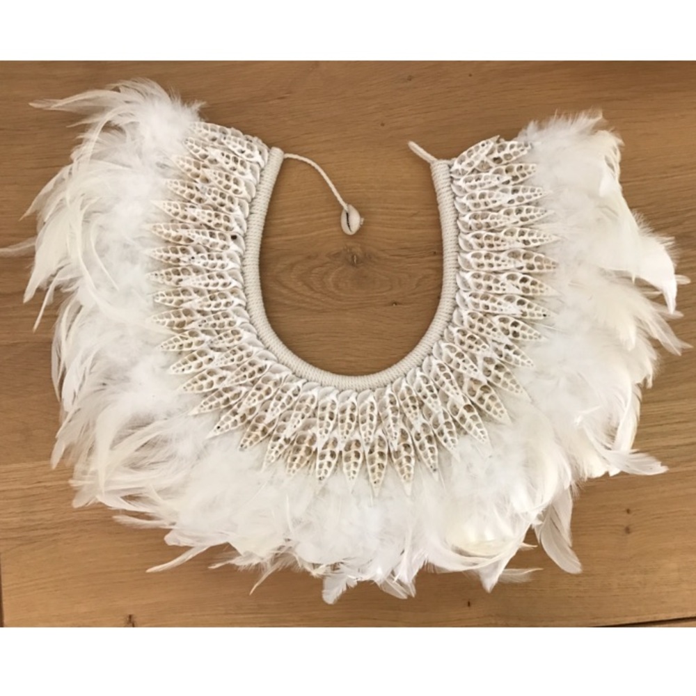Tribal Shell Necklace - Picture 4 of 4